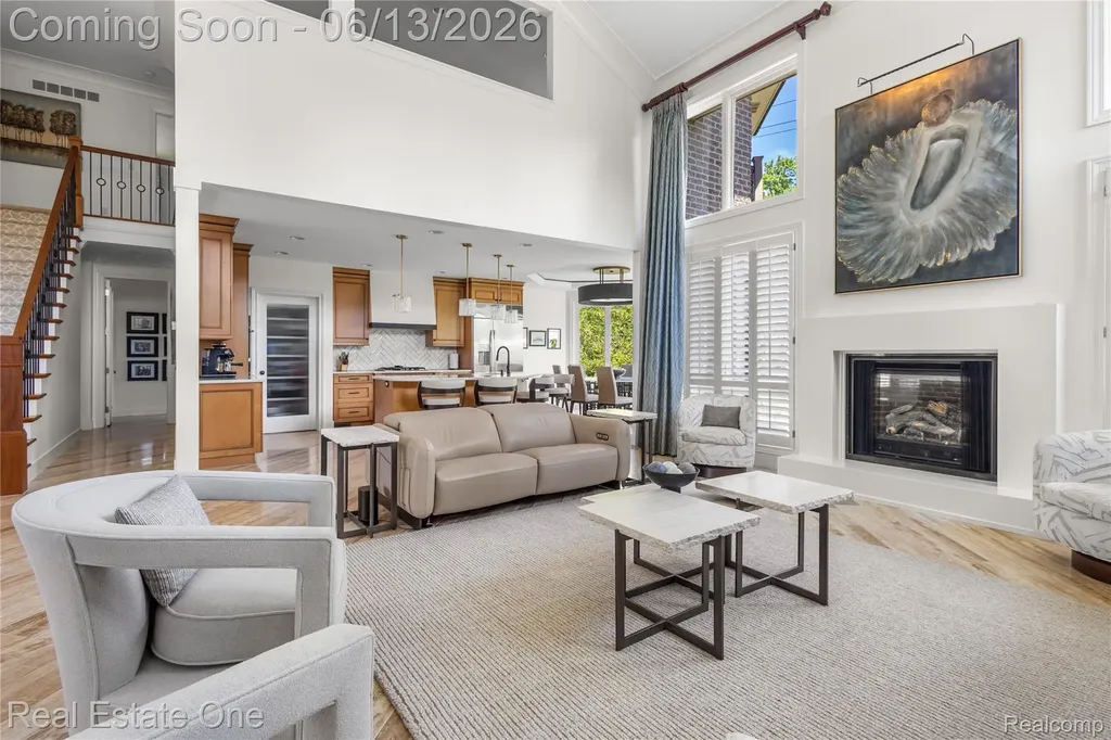 2428 Pine Lake Road West Bloomfield Charter Township MI 48324