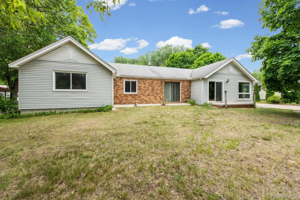 19227 Gudith Road Brownstown Charter Township MI 48183