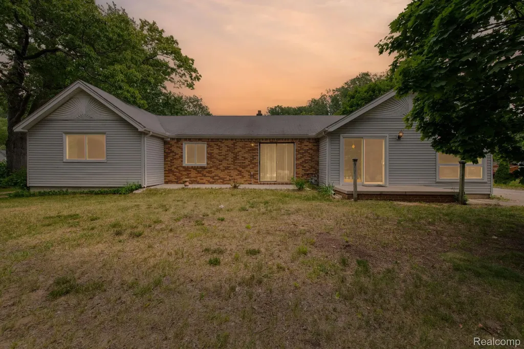 19227 Gudith Road Brownstown Charter Township MI 48183