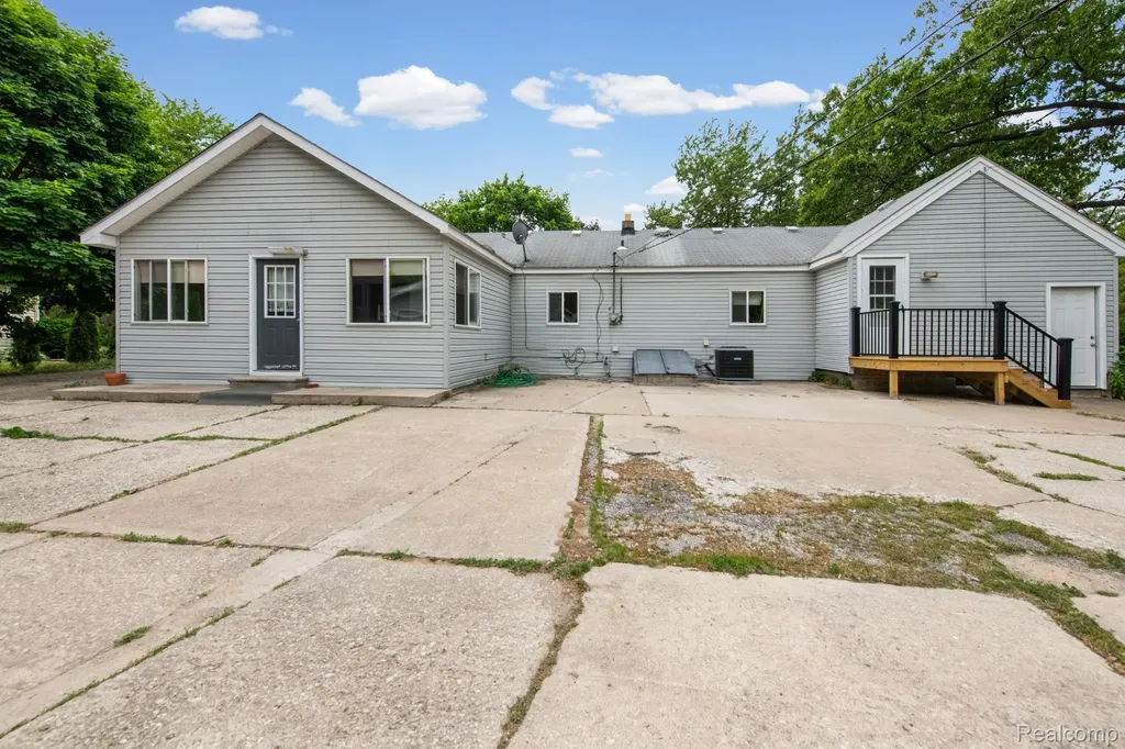 19227 Gudith Road Brownstown Charter Township MI 48183