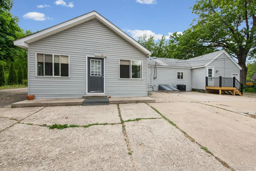 19227 Gudith Road Brownstown Charter Township MI 48183
