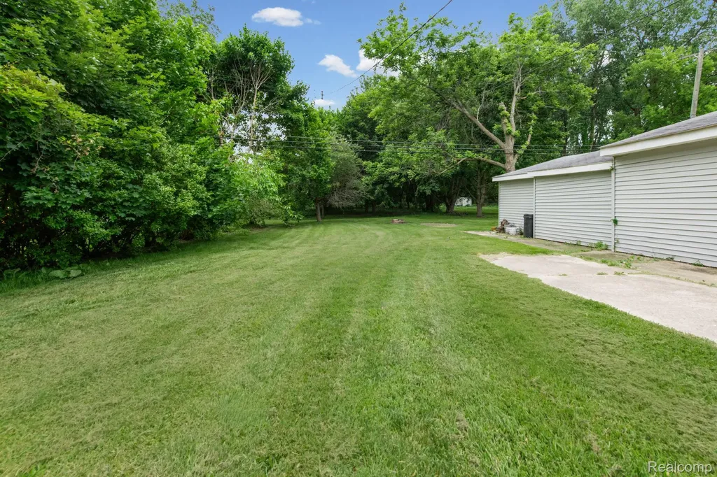 19227 Gudith Road Brownstown Charter Township MI 48183
