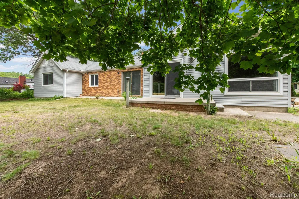 19227 Gudith Road Brownstown Charter Township MI 48183