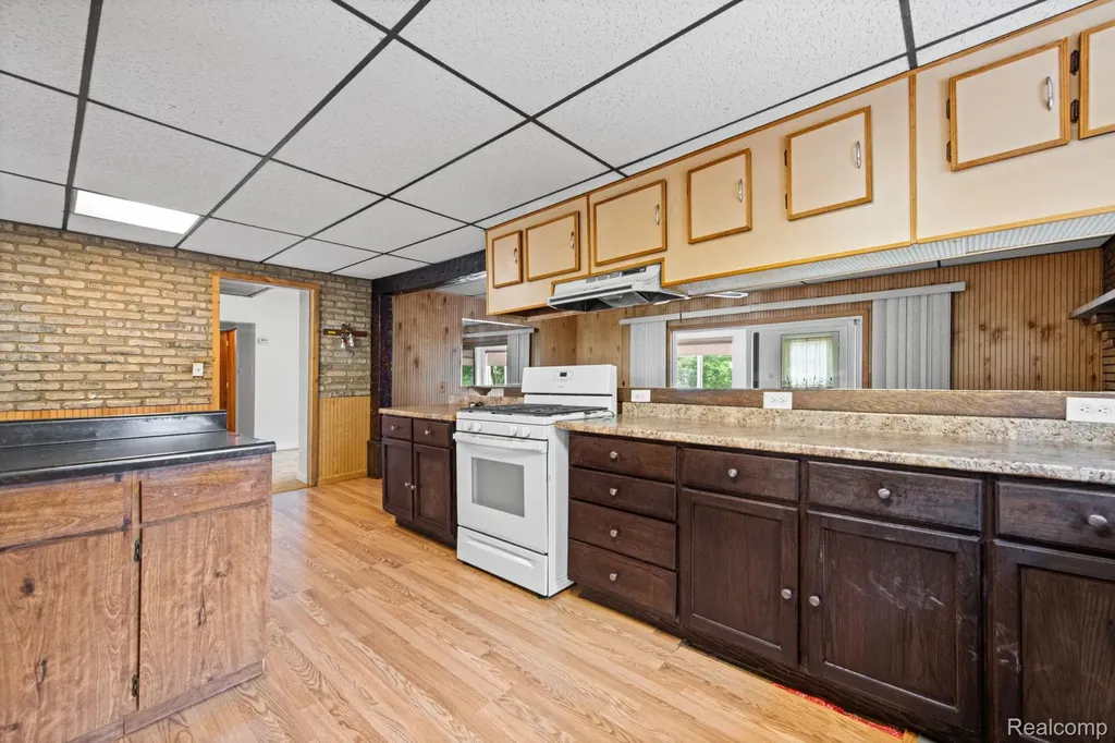19227 Gudith Road Brownstown Charter Township MI 48183