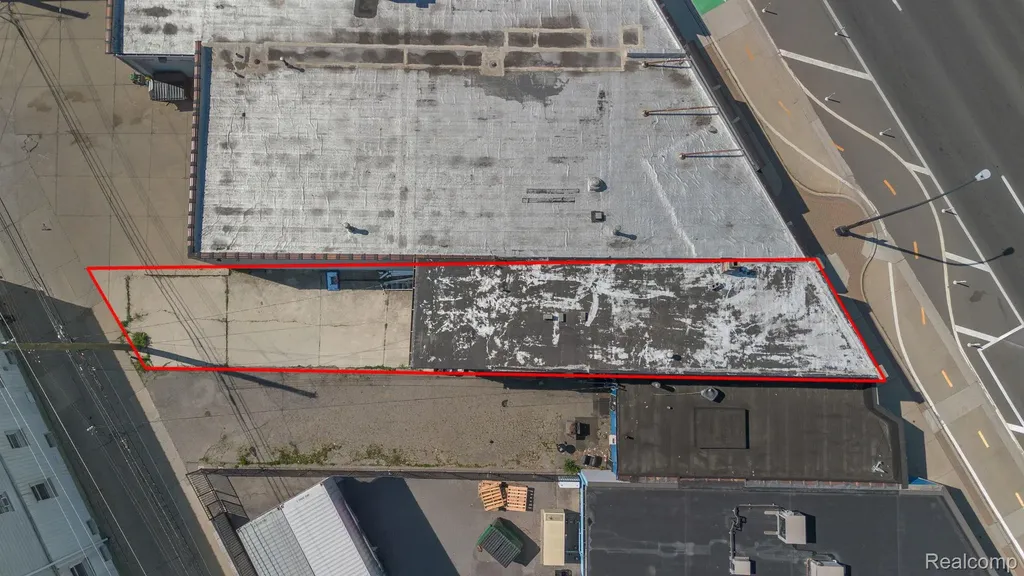 22042 Woodward Avenue Ferndale City MI 48220