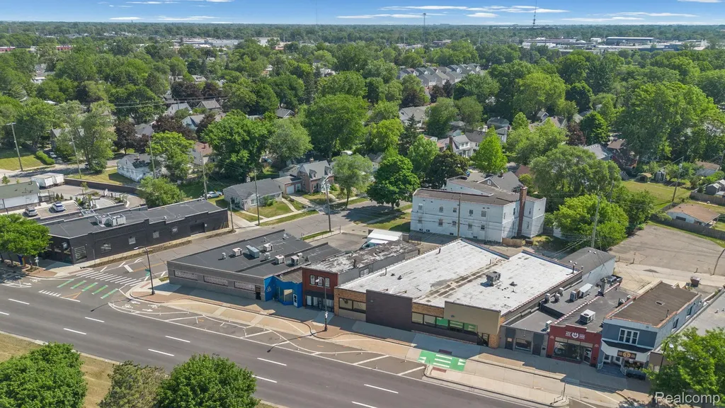 22042 Woodward Avenue Ferndale City MI 48220