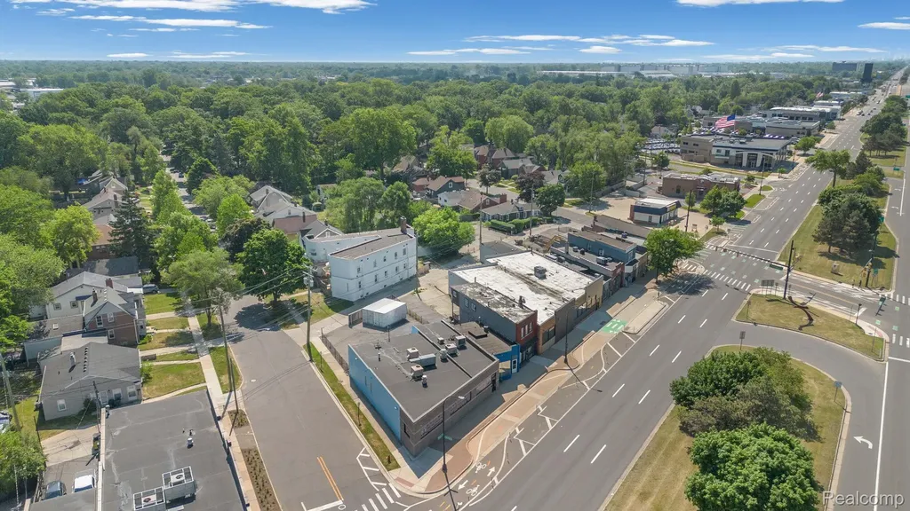22042 Woodward Avenue Ferndale City MI 48220