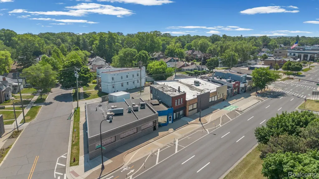 22042 Woodward Avenue Ferndale City MI 48220