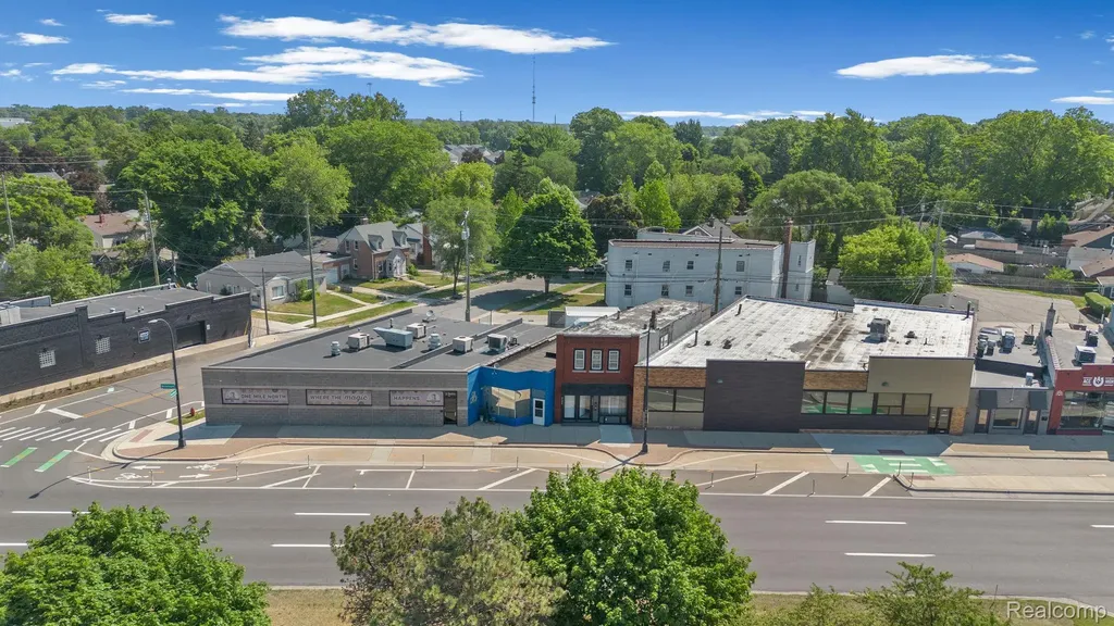 22042 Woodward Avenue Ferndale City MI 48220