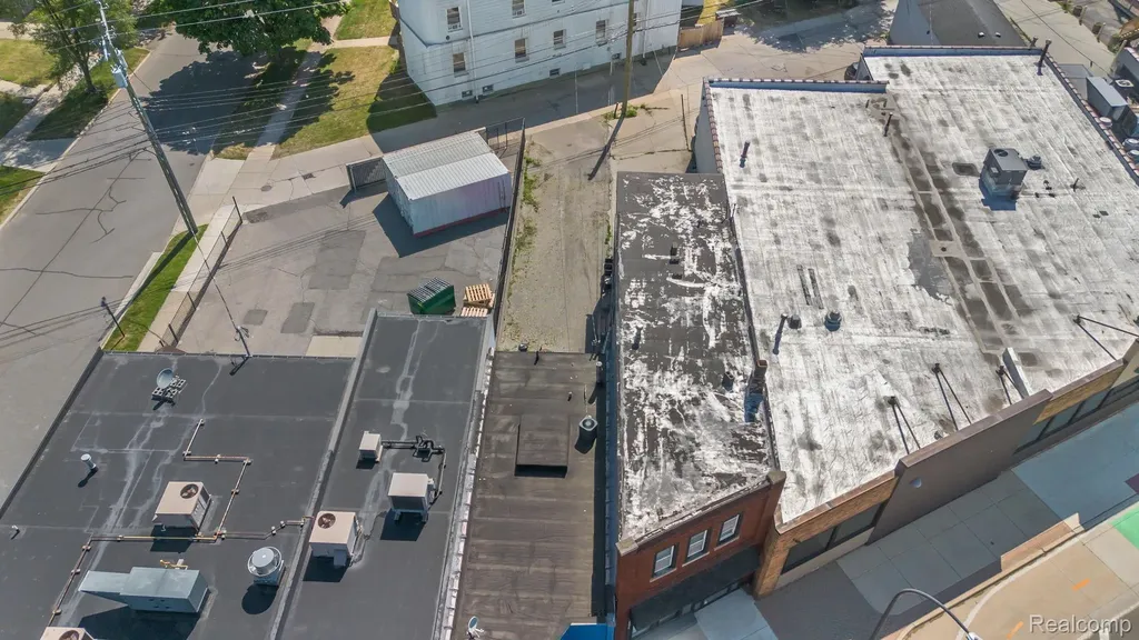 22042 Woodward Avenue Ferndale City MI 48220