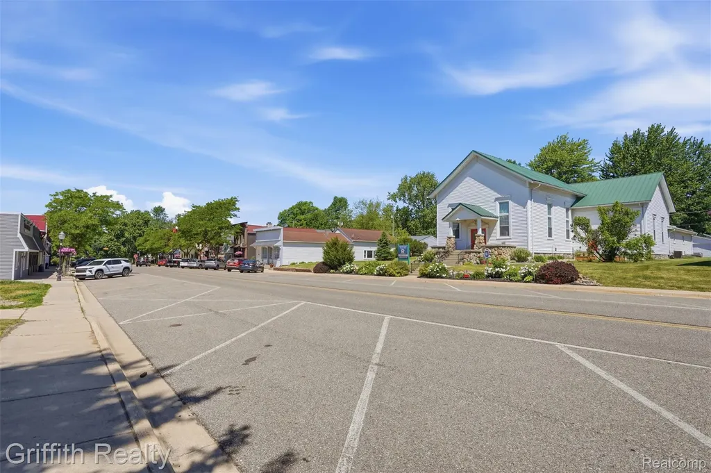 131 E Main Street Vernon Village MI 48476
