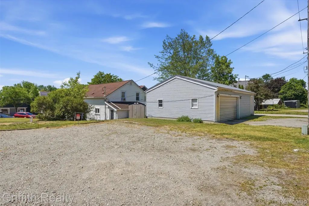 131 E Main Street Vernon Village MI 48476