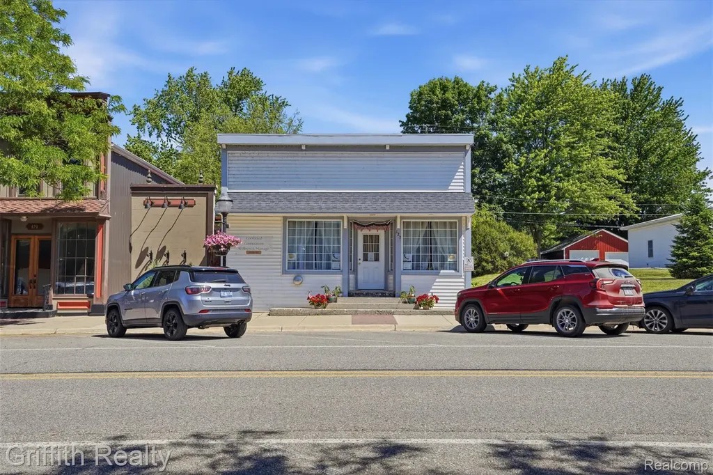 131 E Main Street Vernon Village MI 48476