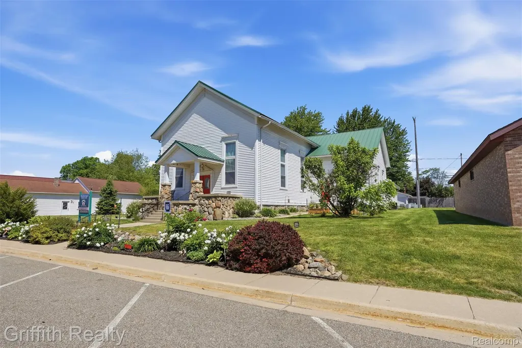 131 E Main Street Vernon Village MI 48476