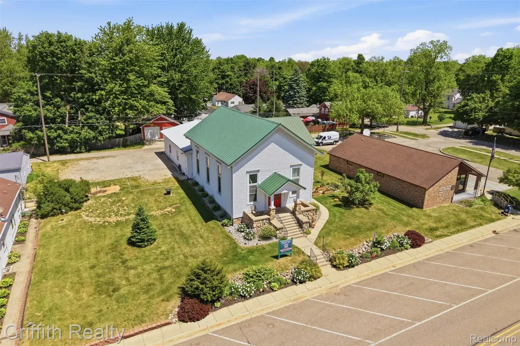 131 E Main Street Vernon Village MI 48476
