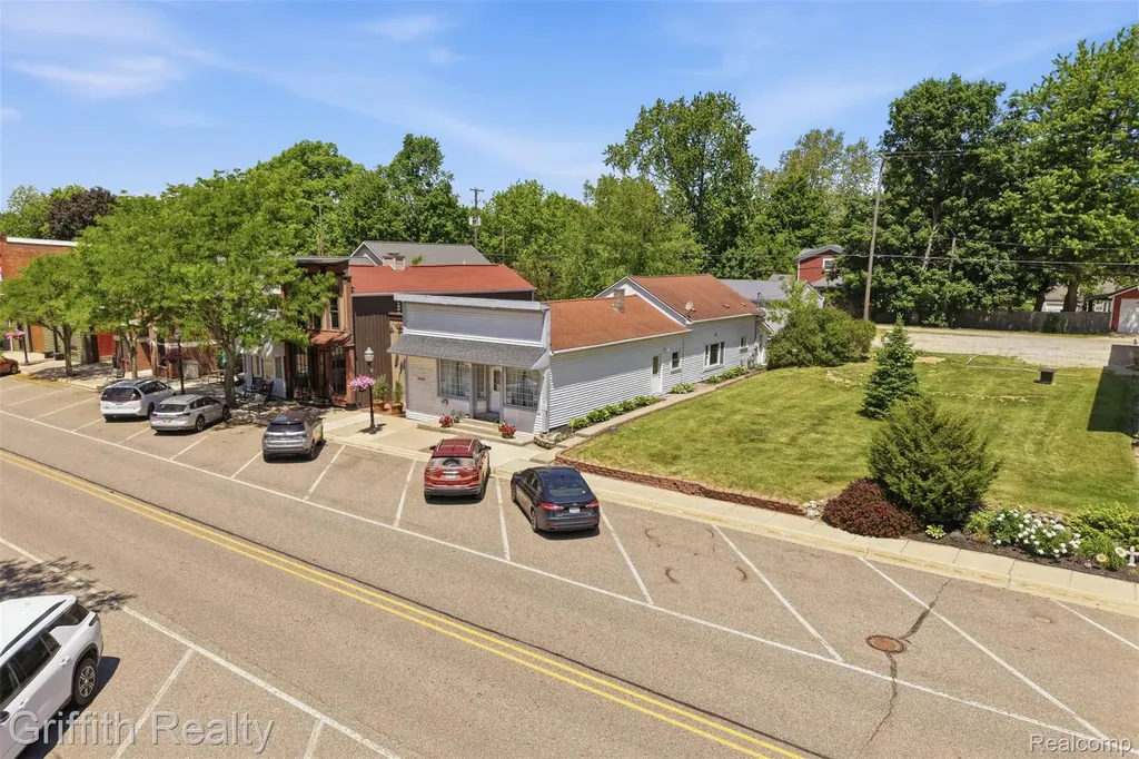 131 E Main Street Vernon Village MI 48476