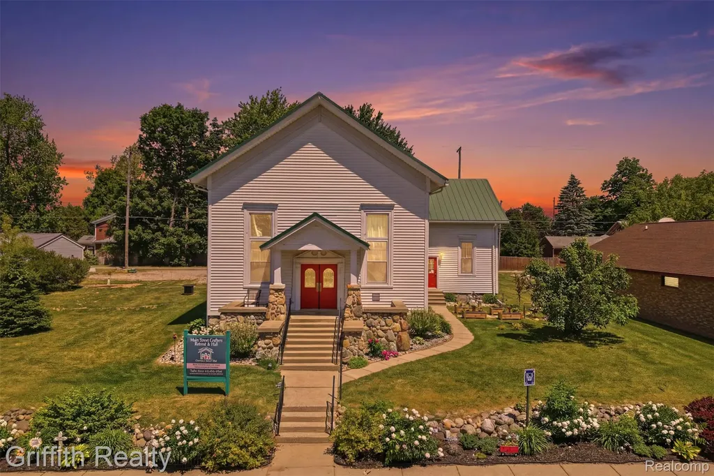 131 E Main Street Vernon Village MI 48476