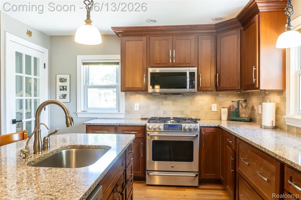 58253 Cathey Washington Township MI 48094