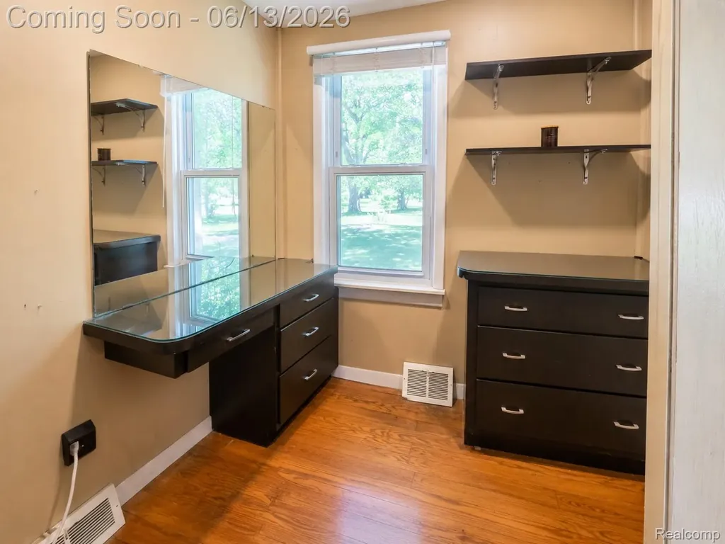 58253 Cathey Washington Township MI 48094