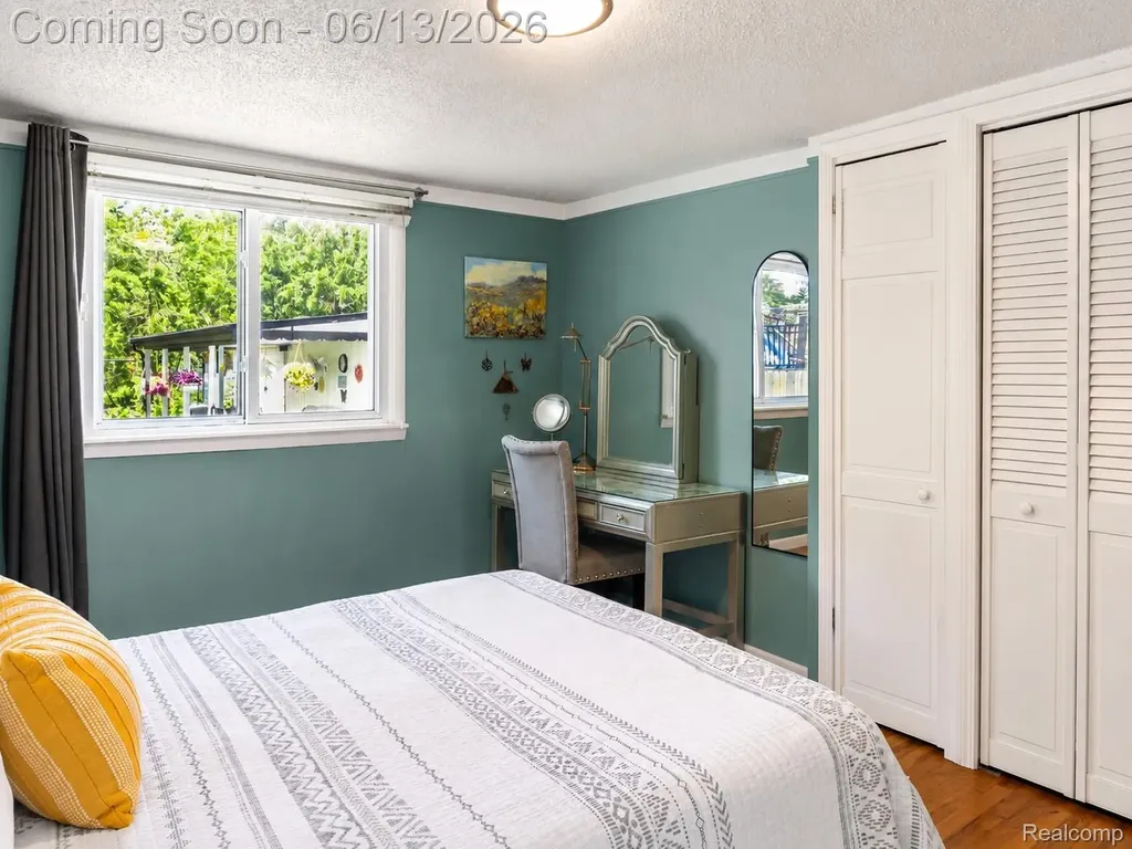 58253 Cathey Washington Township MI 48094