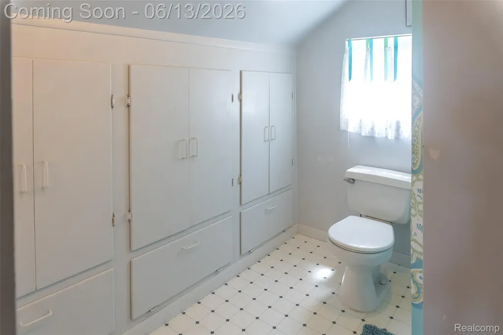 58253 Cathey Washington Township MI 48094