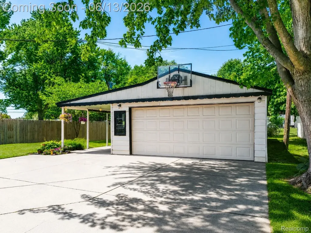 58253 Cathey Washington Township MI 48094