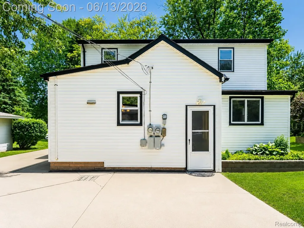 58253 Cathey Washington Township MI 48094
