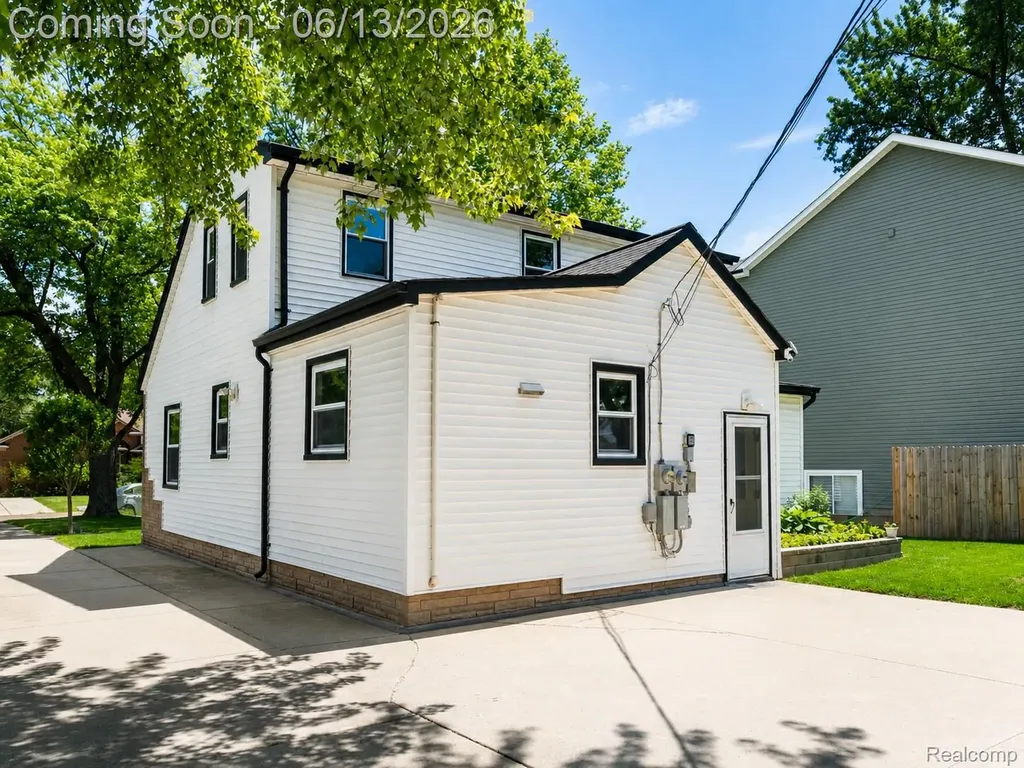 58253 Cathey Washington Township MI 48094
