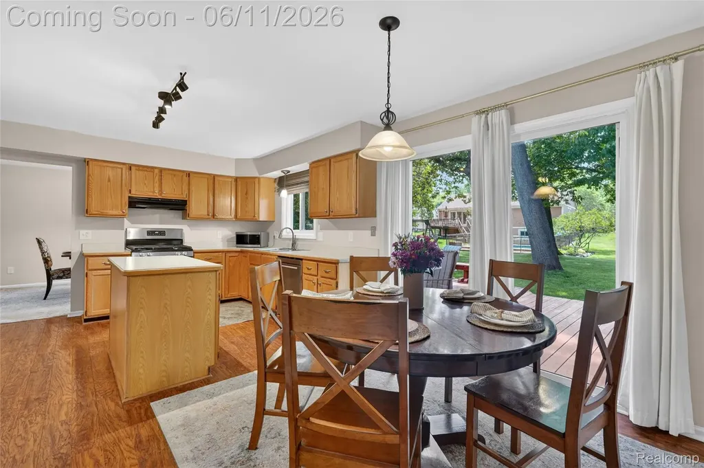 2021 Huntingdon Drive Wixom City MI 48393