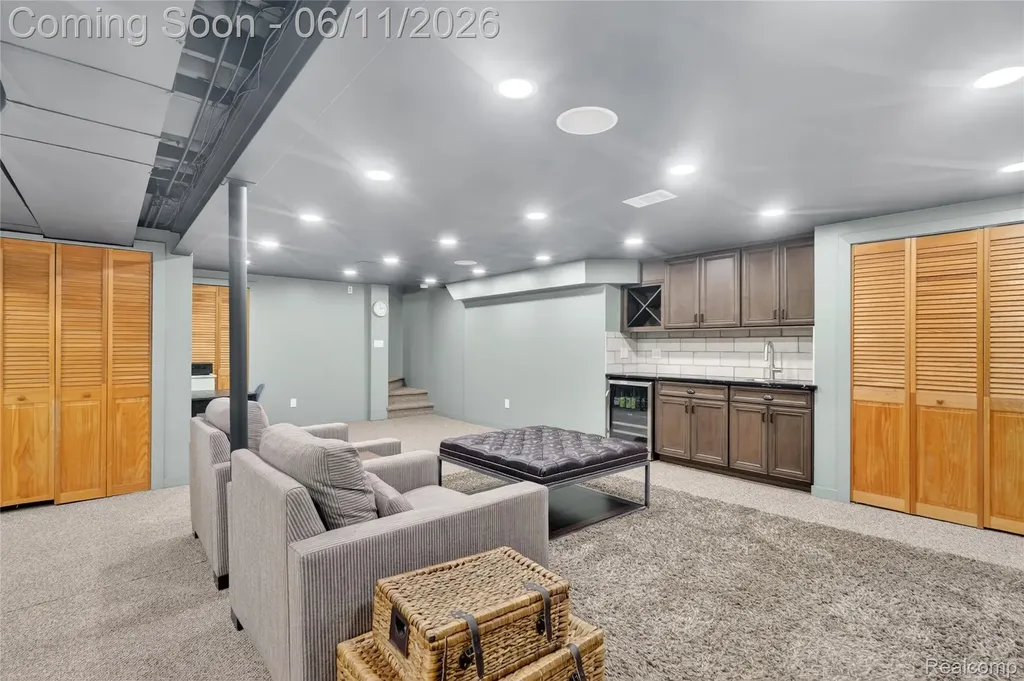 2021 Huntingdon Drive Wixom City MI 48393