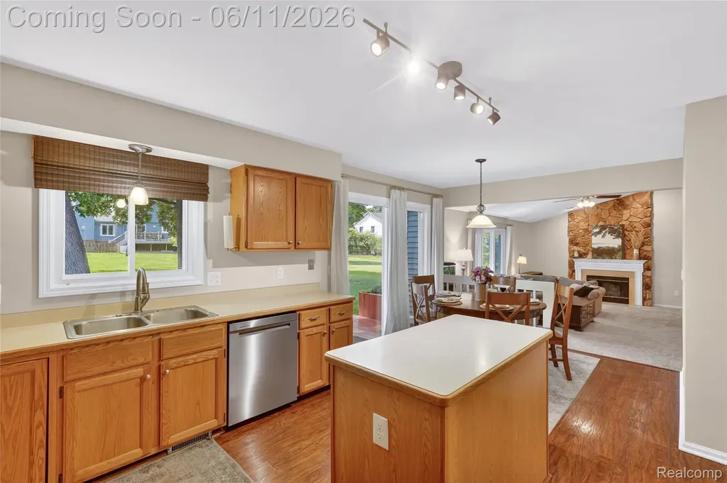 2021 Huntingdon Drive Wixom City MI 48393