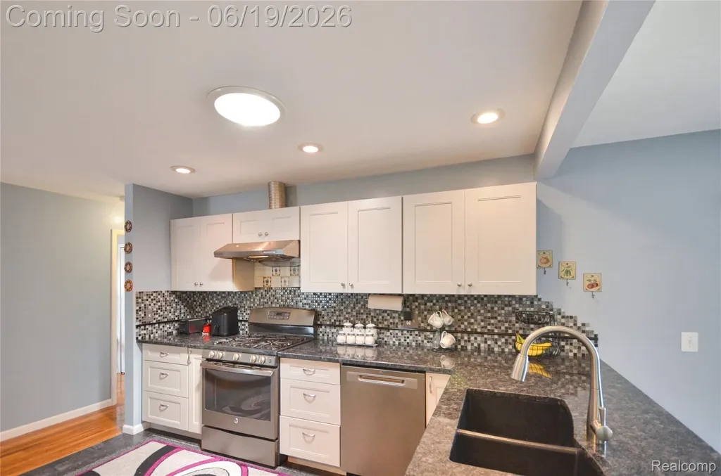 37653 Longacre Drive Sterling Heights City MI 48312