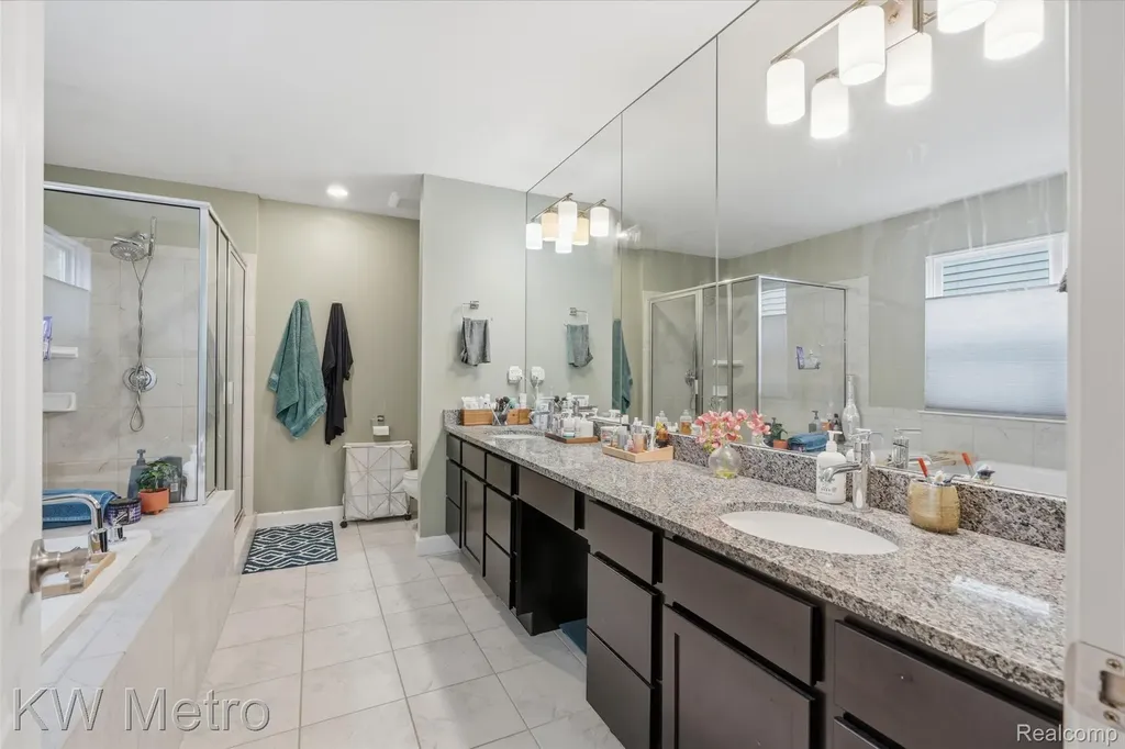 4953 W Stonegate Circle Orion Charter Township MI 48359