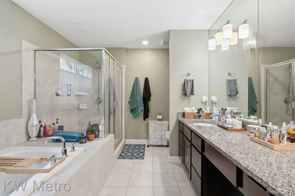 4953 W Stonegate Circle Orion Charter Township MI 48359