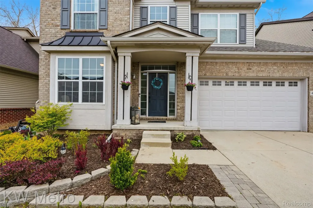 4953 W Stonegate Circle Orion Charter Township MI 48359