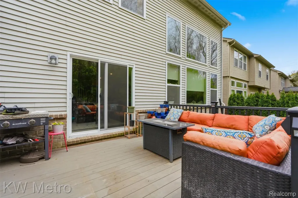 4953 W Stonegate Circle Orion Charter Township MI 48359