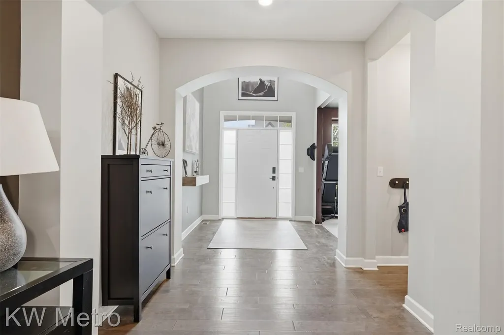 4953 W Stonegate Circle Orion Charter Township MI 48359