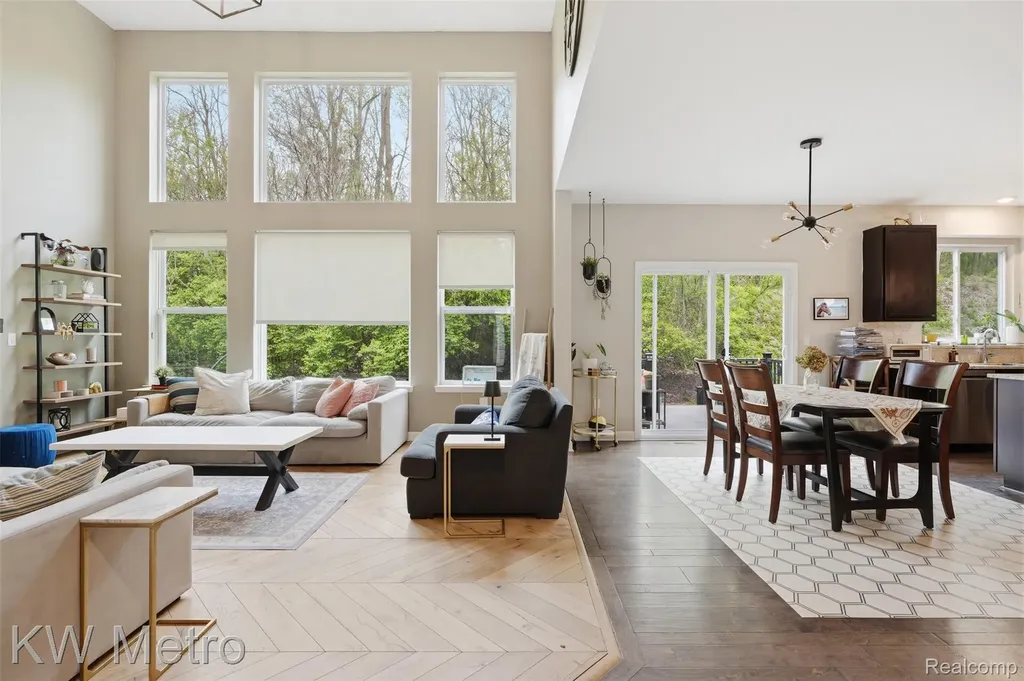 4953 W Stonegate Circle Orion Charter Township MI 48359