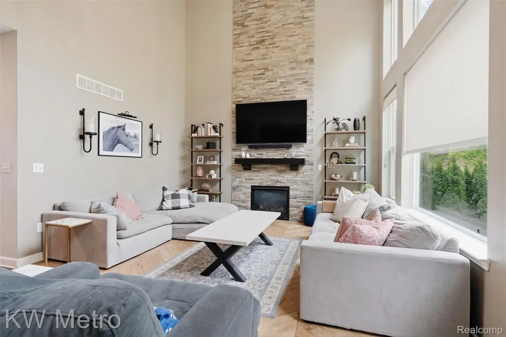 4953 W Stonegate Circle Orion Charter Township MI 48359