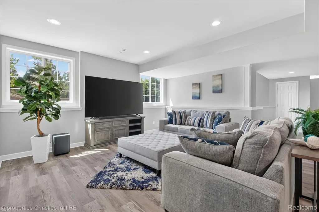 47711 Dunhill Court Novi City MI 48167