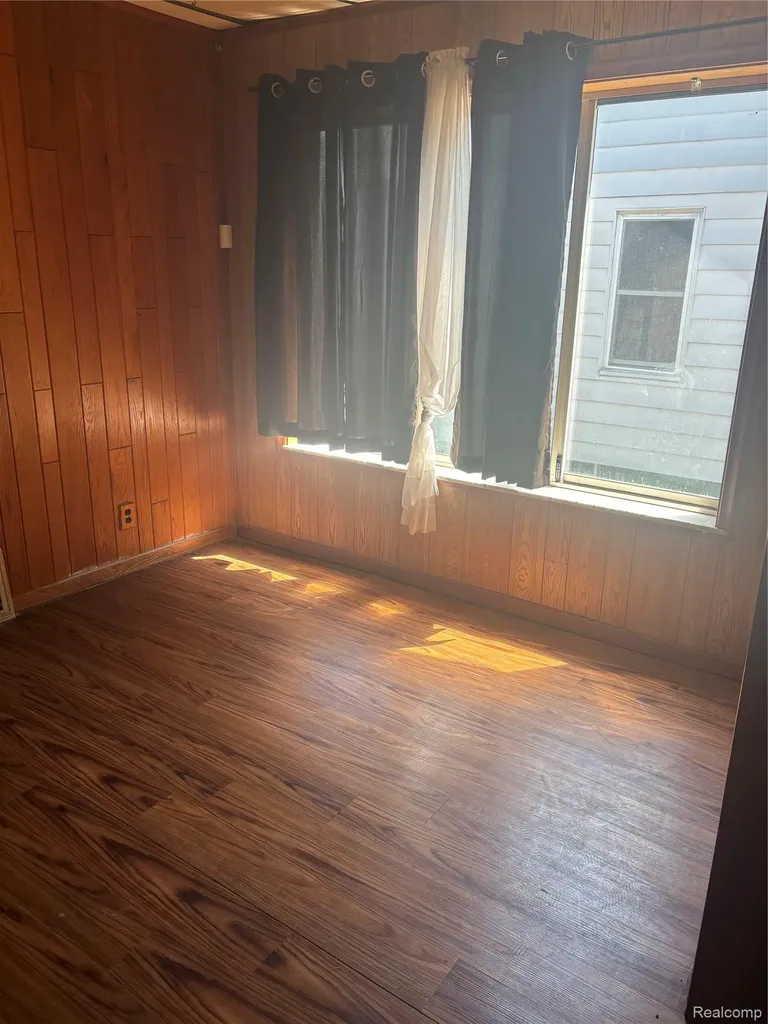 1122 Simcoe Avenue Flint City MI 48507