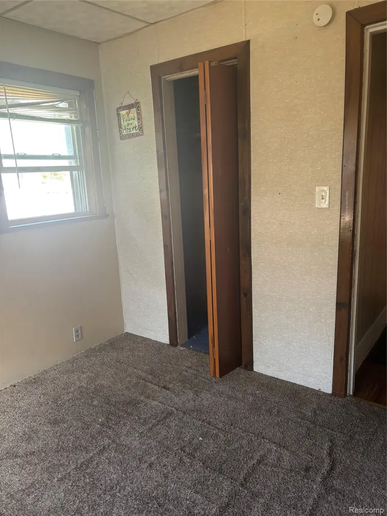1122 Simcoe Avenue Flint City MI 48507