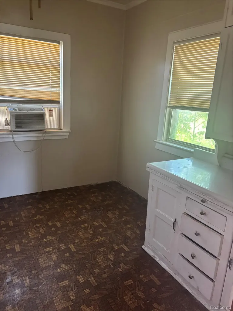 1122 Simcoe Avenue Flint City MI 48507