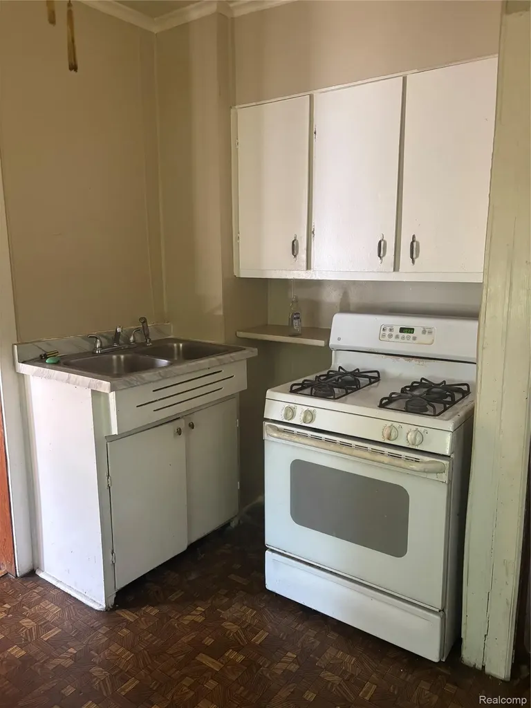 1122 Simcoe Avenue Flint City MI 48507