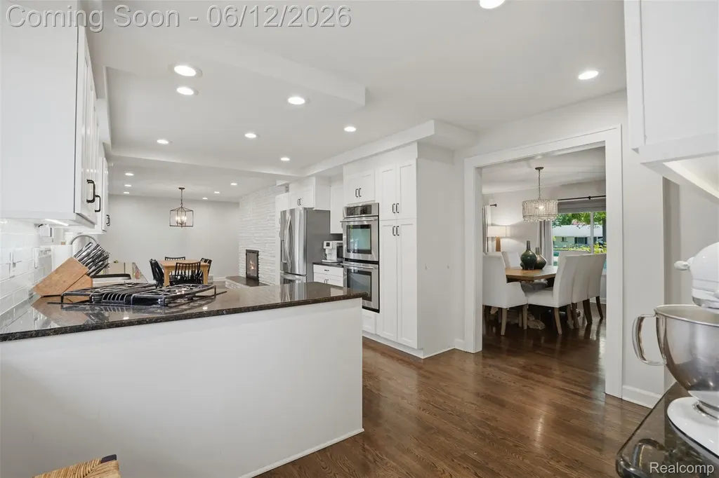 6998 Meadowlake Road Bloomfield Hills City MI 48301