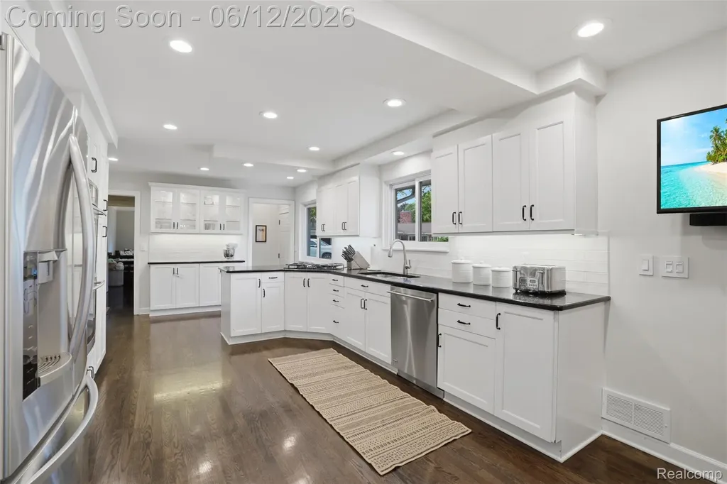 6998 Meadowlake Road Bloomfield Hills City MI 48301