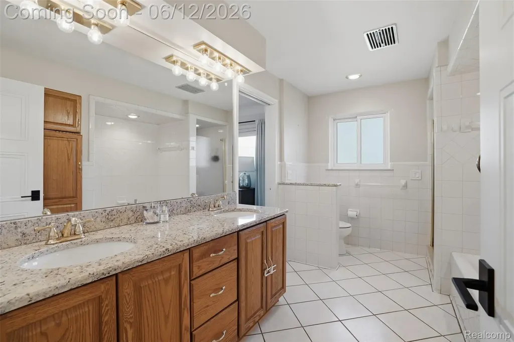 6998 Meadowlake Road Bloomfield Hills City MI 48301