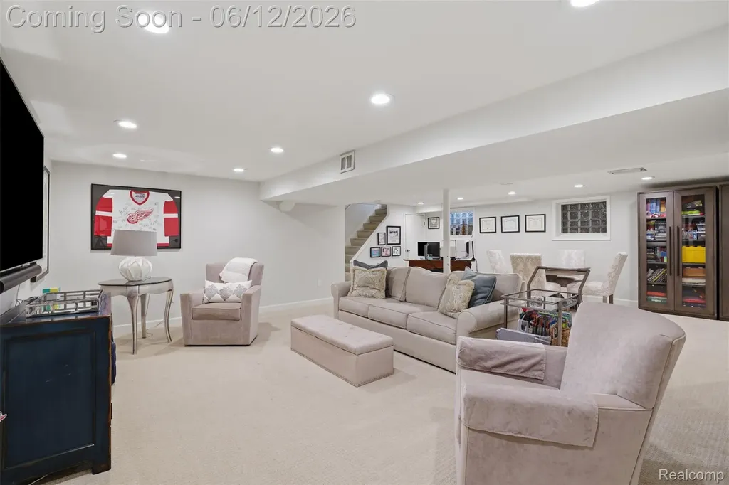 6998 Meadowlake Road Bloomfield Hills City MI 48301
