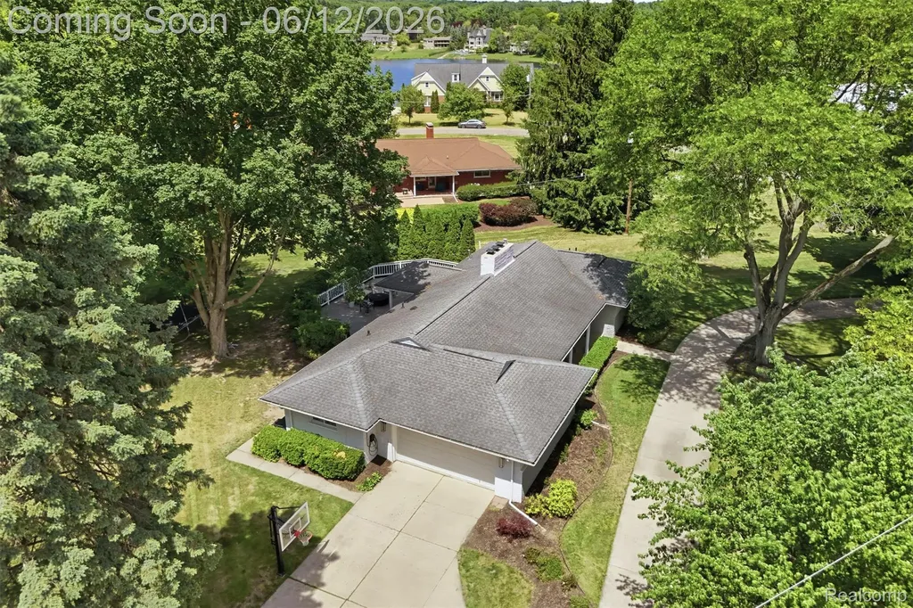 6998 Meadowlake Road Bloomfield Hills City MI 48301