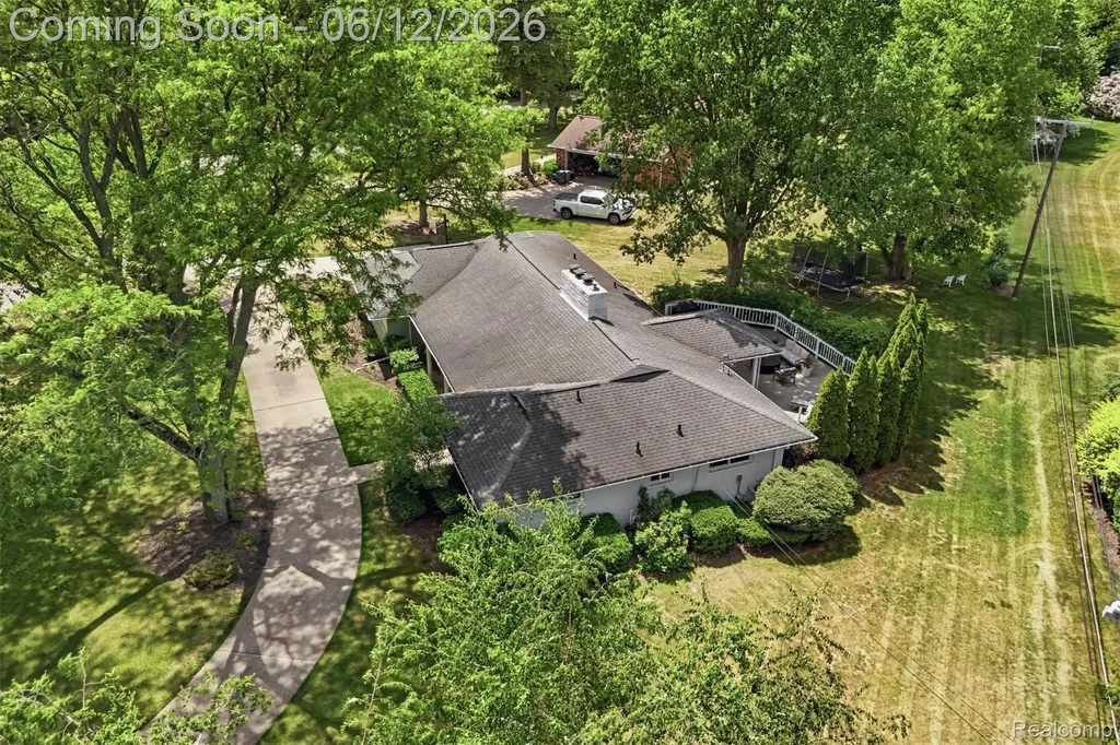 6998 Meadowlake Road Bloomfield Hills City MI 48301